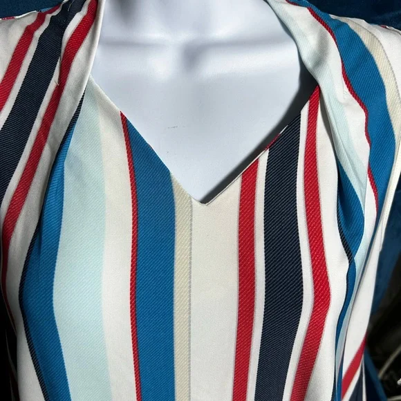 Jones New York Asymmetrical White and Red Tank Top - Picture 2 of 8